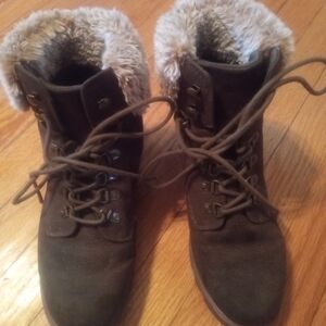 Women’s Faux Fur-Lined Lace-Up Ankle Boots - Brown